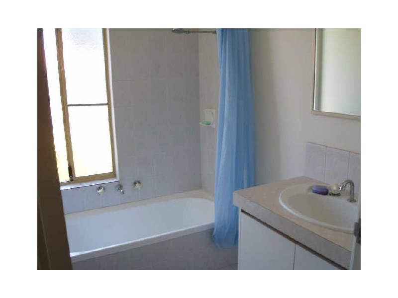 8 Oriole Way, Thornlie WA 6108