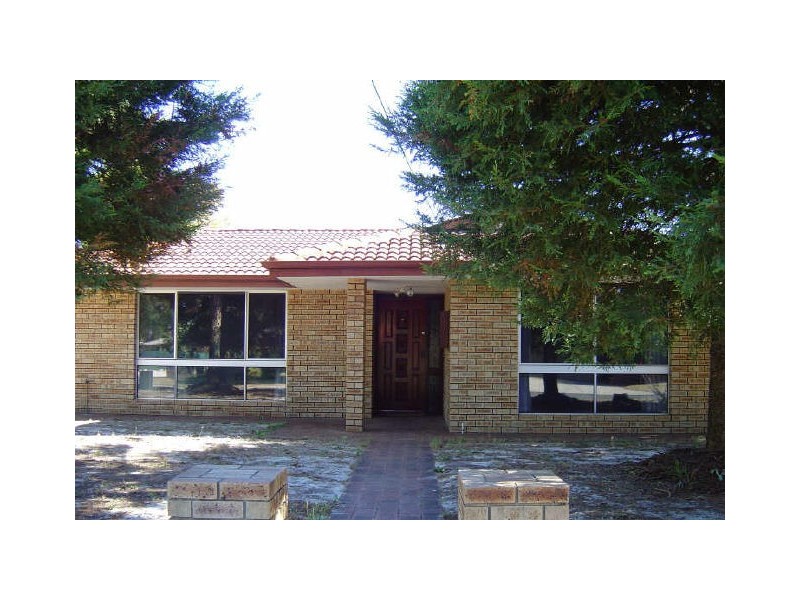 25 Ningaloo Way, Thornlie WA 6108