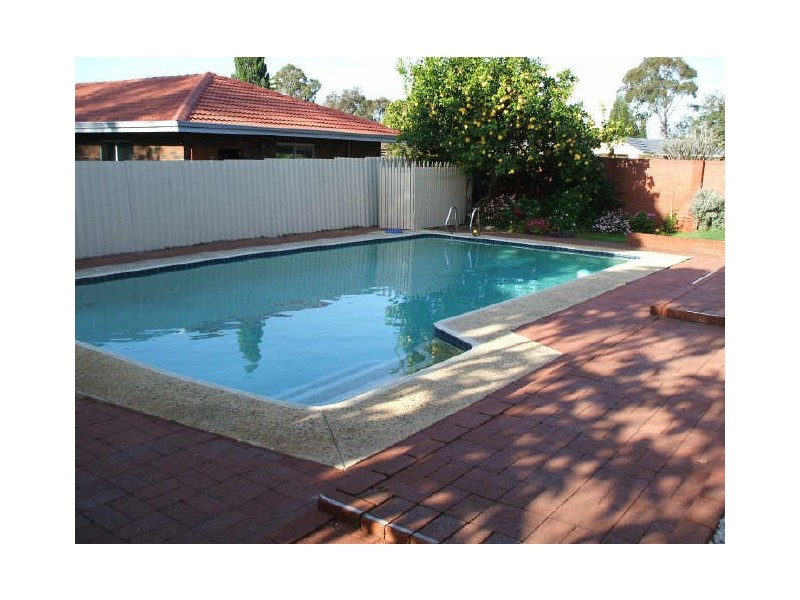 5 Tudor Avenue, Shelley WA 6148