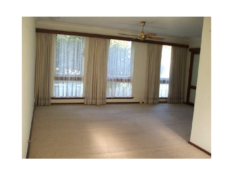 5 Tudor Avenue, Shelley WA 6148