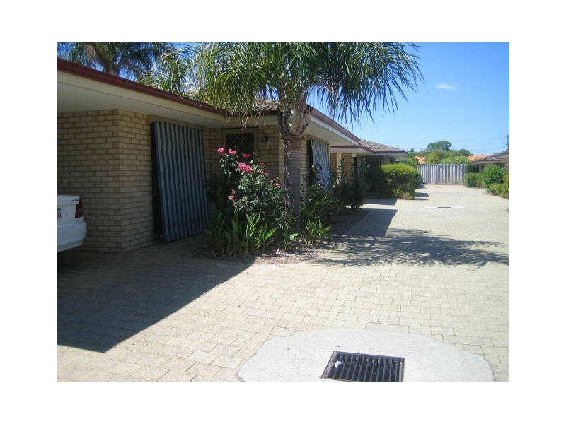 2/1 Dewey Street, Riverton WA 6148