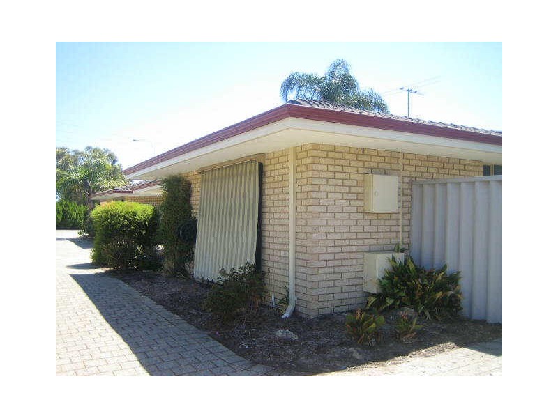 2/1 Dewey Street, Riverton WA 6148