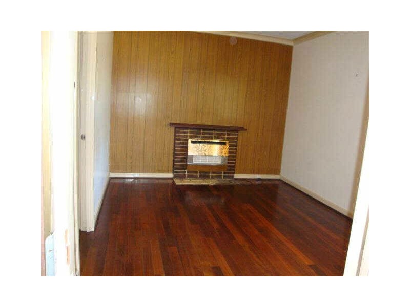 8 Brand St, Cloverdale WA 6105