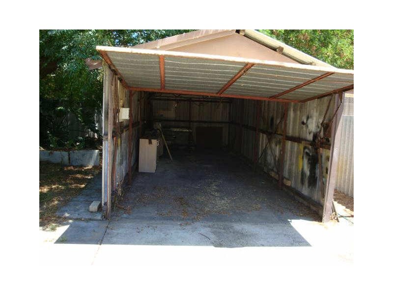 8 Brand St, Cloverdale WA 6105