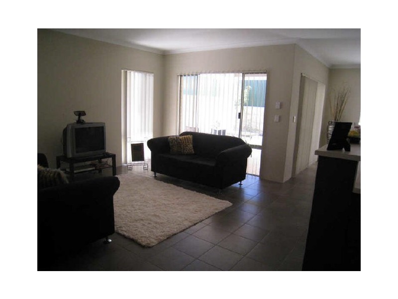 33 Astroloma Drive, Success WA 6164