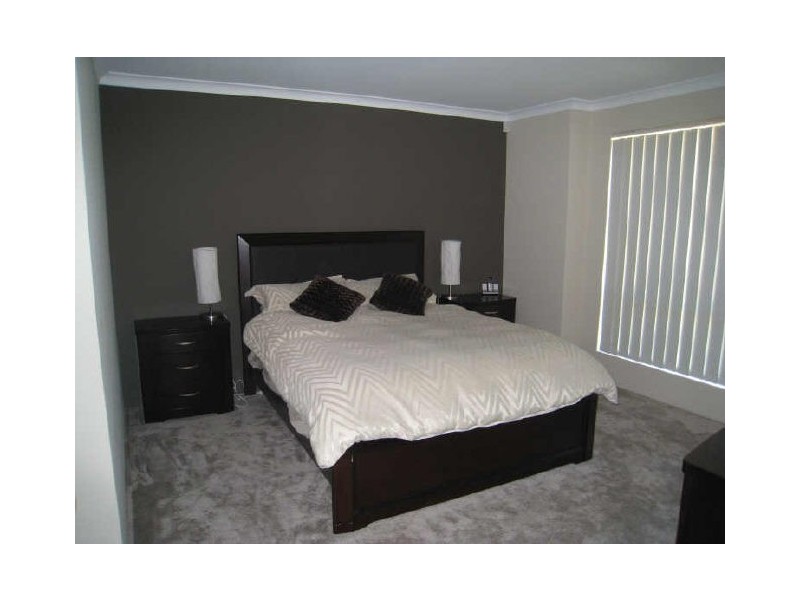 33 Astroloma Drive, Success WA 6164