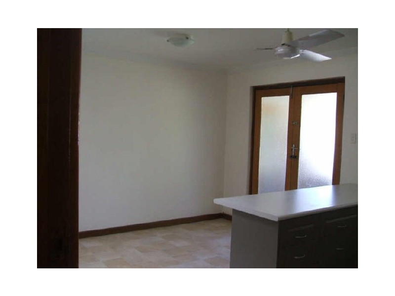 a/32 Yale Road, Thornlie WA 6108