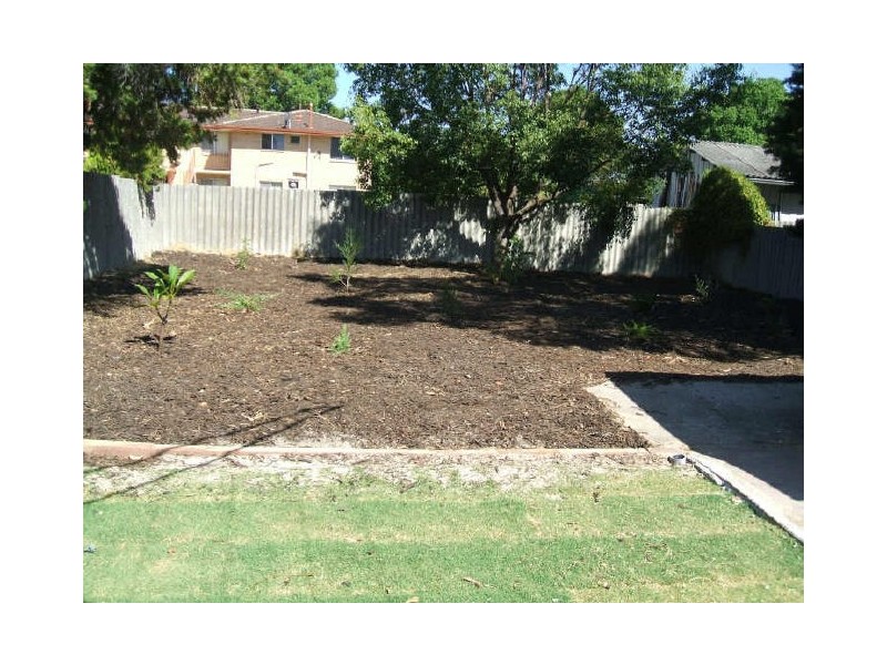 a/32 Yale Road, Thornlie WA 6108