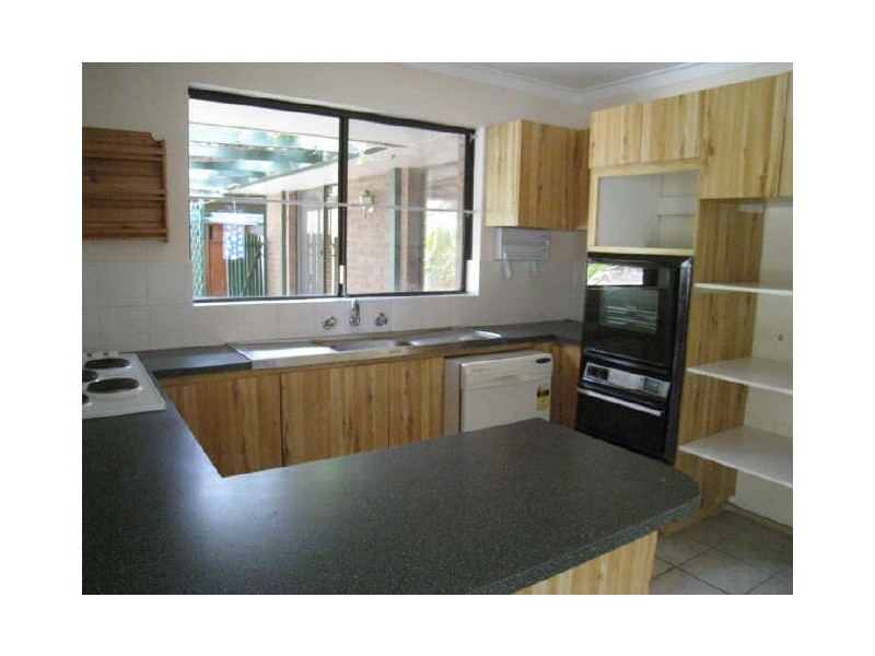 24 Storey Road, Thornlie WA 6108