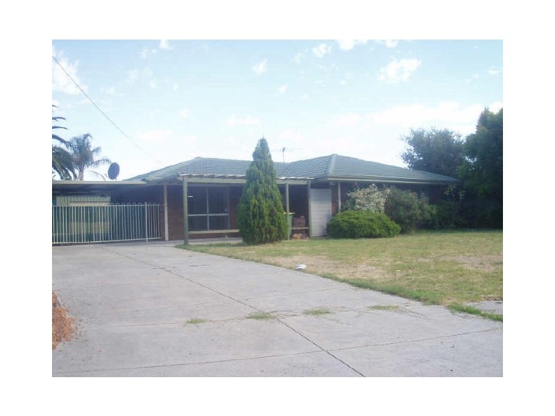 12 Wooramel Crescent, Gosnells WA 6110