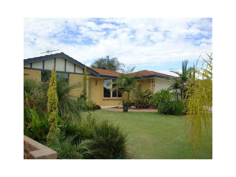 16 Gwalia Place, Bibra Lake WA 6163