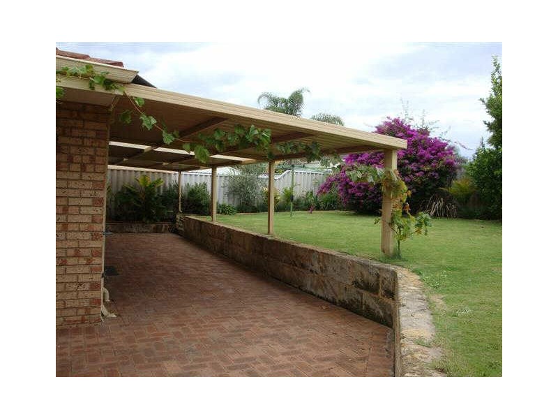 16 Gwalia Place, Bibra Lake WA 6163
