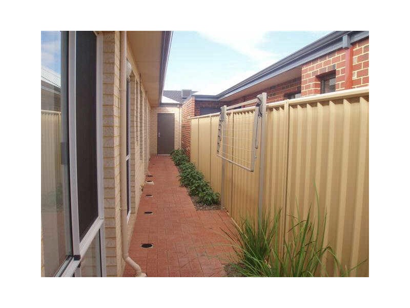 1/50 Claridge Circle, Thornlie WA 6108