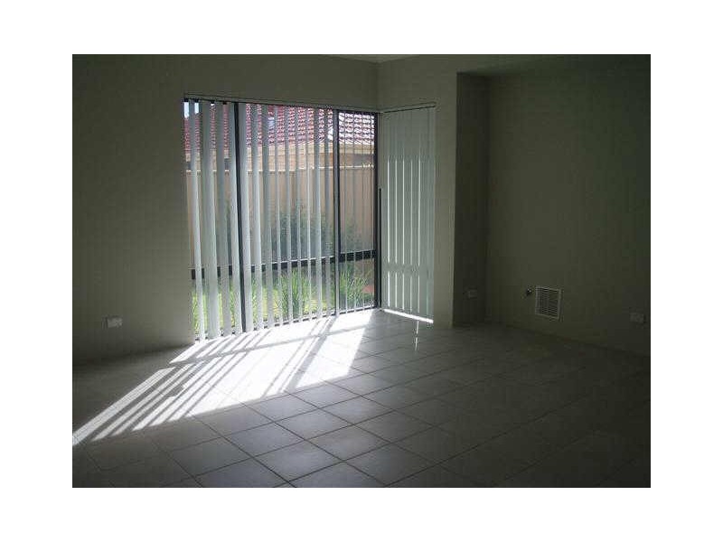 2/50 Claridge Circle, Thornlie WA 6108