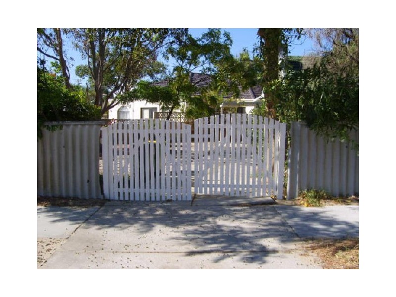 77 Henley Street, Como WA 6152