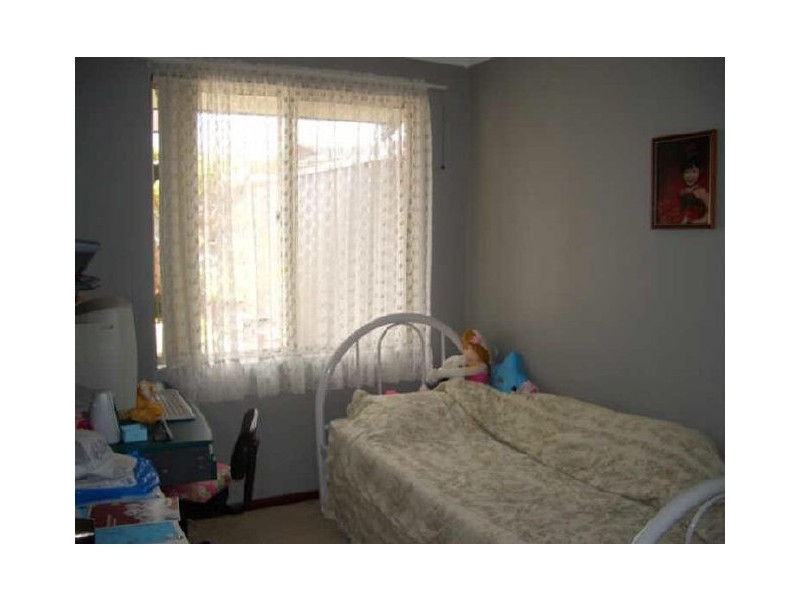 5/8 Neon Close, Parkwood WA 6147