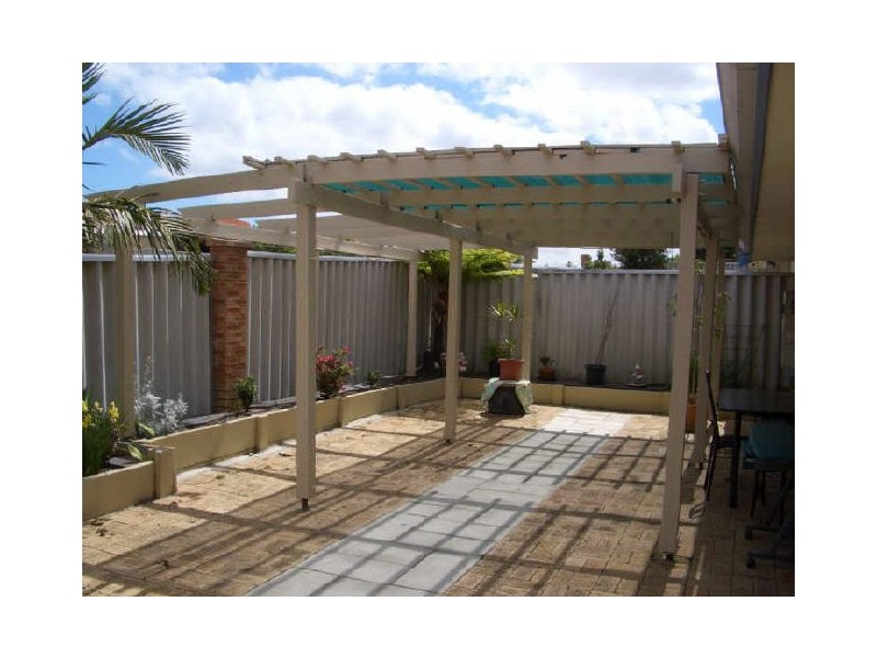 5/8 Neon Close, Parkwood WA 6147