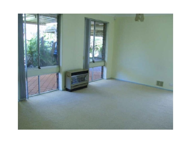 10 Albrecht Place, Thornlie WA 6108