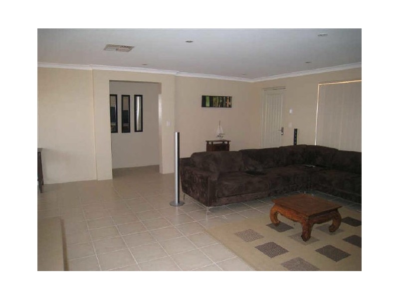 1/27 Wiltshire Avenue, Thornlie WA 6108