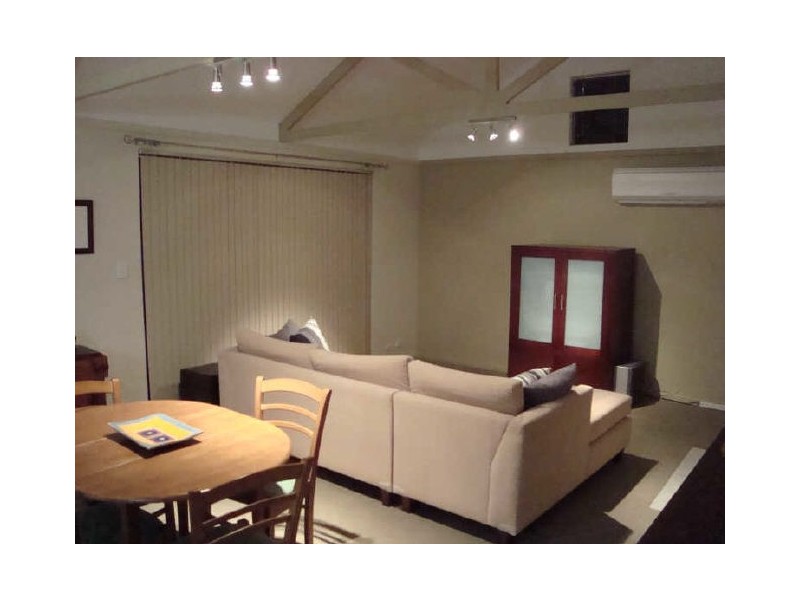 11 India Street, Inglewood WA 6052