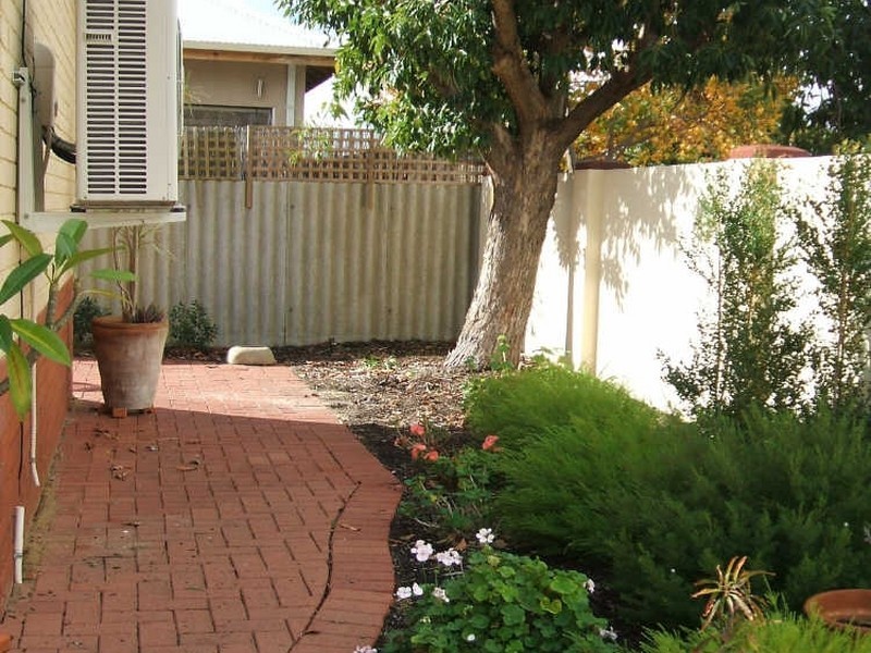 11 India Street, Inglewood WA 6052