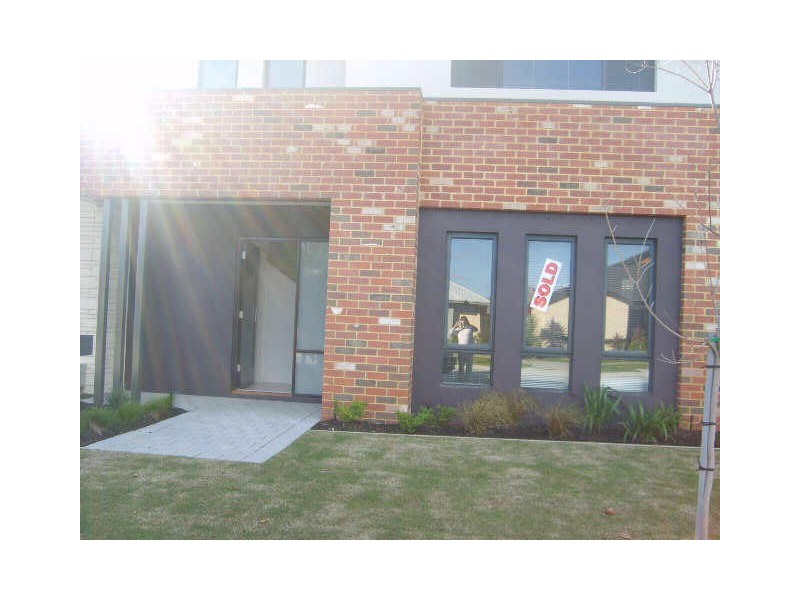 6/18 Deanmore Bend, Hammond Park WA 6164