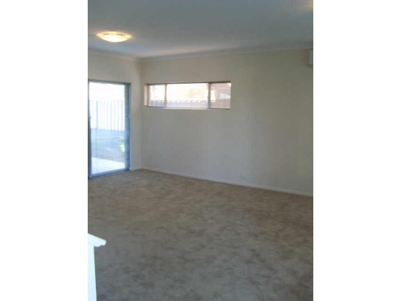 6/18 Deanmore Bend, Hammond Park WA 6164