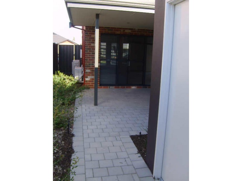 6/18 Deanmore Bend, Hammond Park WA 6164