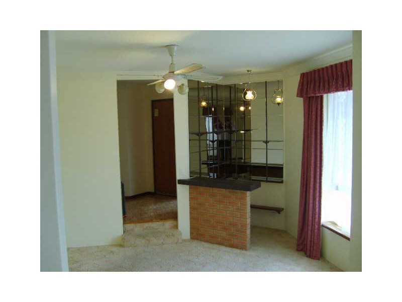 5 Robbins Place, Winthrop WA 6150