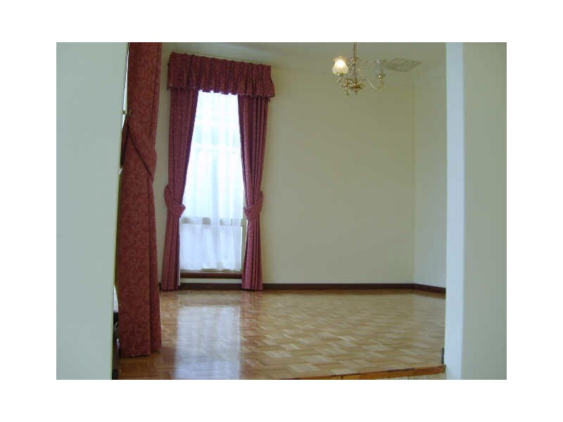 5 Robbins Place, Winthrop WA 6150