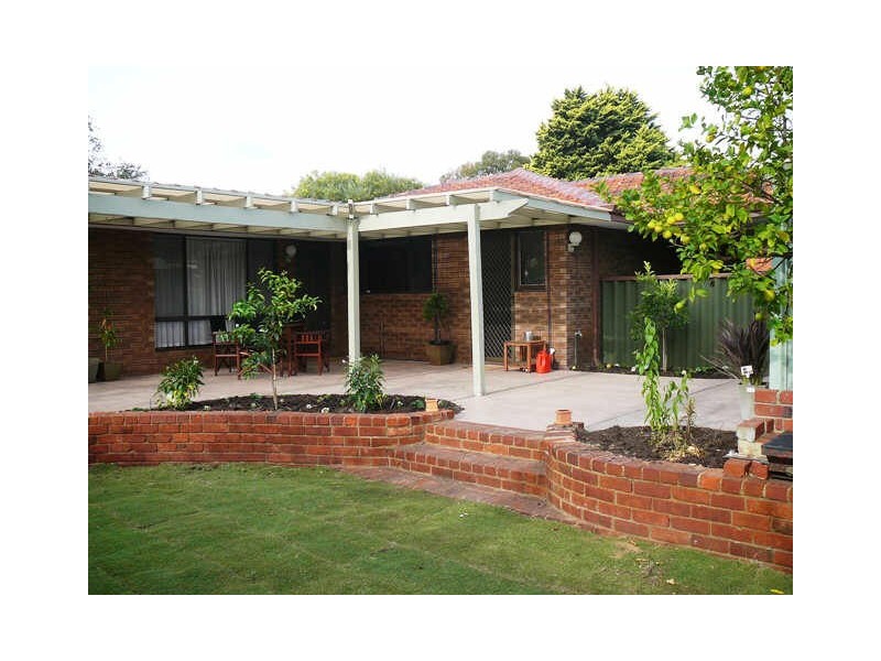 18 Colmar Street, Ferndale WA 6148