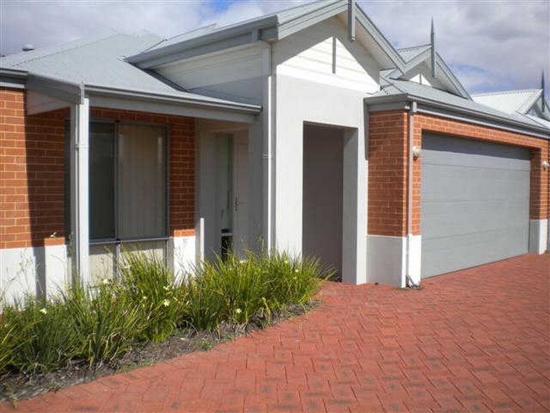 2/27 Wiltshire Avenue, Thornlie WA 6108