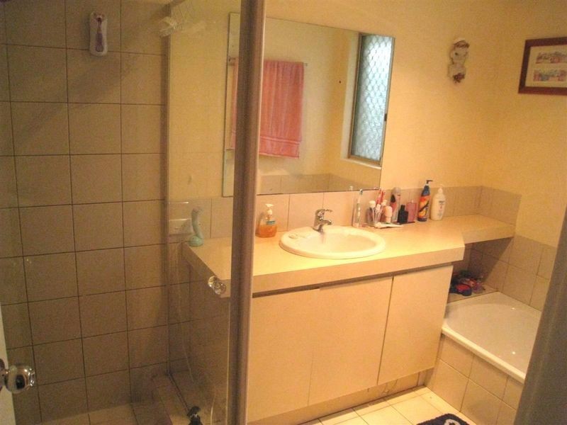 7/8 Neon Close, Parkwood WA 6147