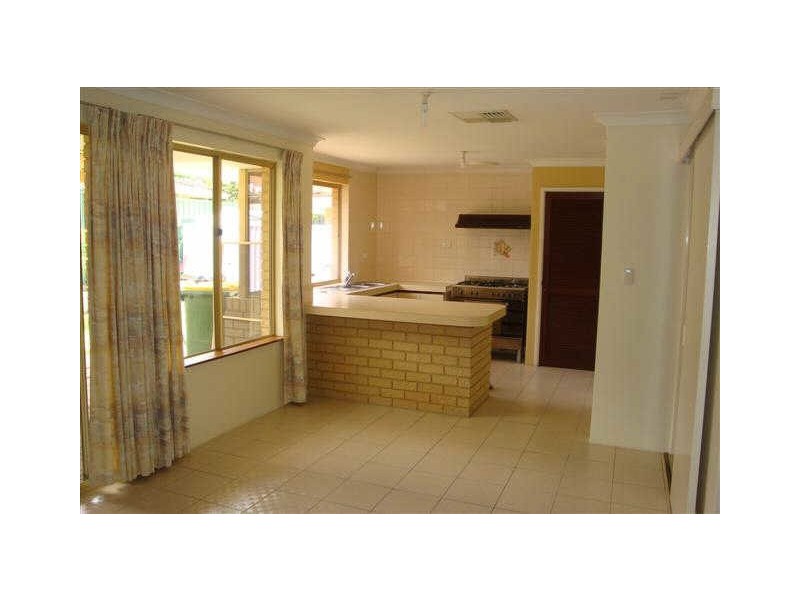 80 Second Avenue, Rossmoyne WA 6148