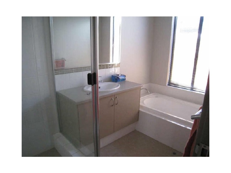 4/27 Wiltshire Avenue, Thornlie WA 6108