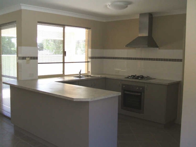 4/456 Kalamunda Rd, High Wycombe WA 6057