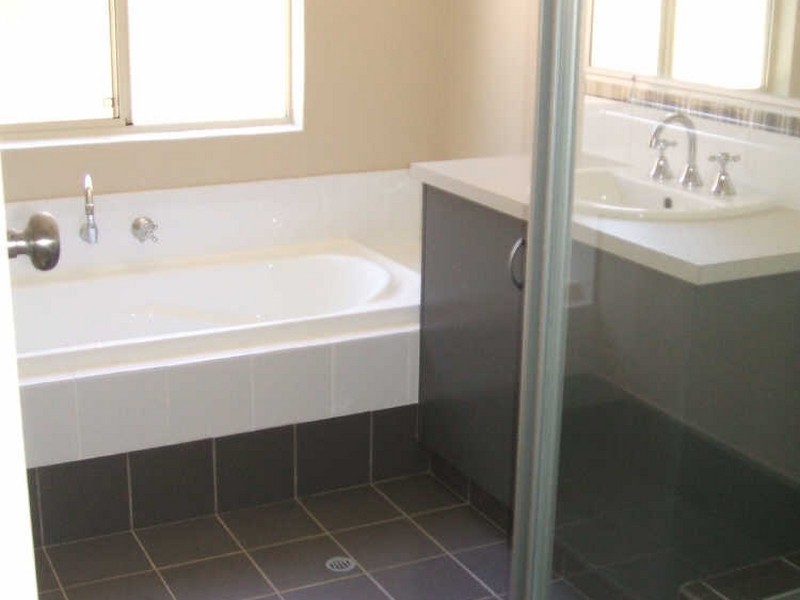 4/456 Kalamunda Rd, High Wycombe WA 6057