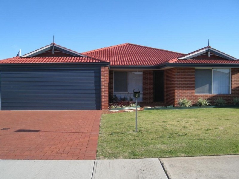 5 Excelsior Drive, Canning Vale WA 6155
