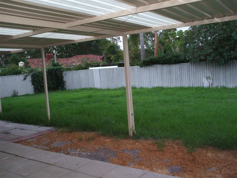 11 Matthew Way, Thornlie WA 6108