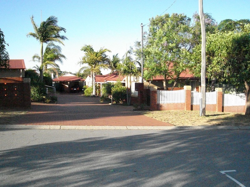 1/14-16 Thomas Street, Armadale WA 6112