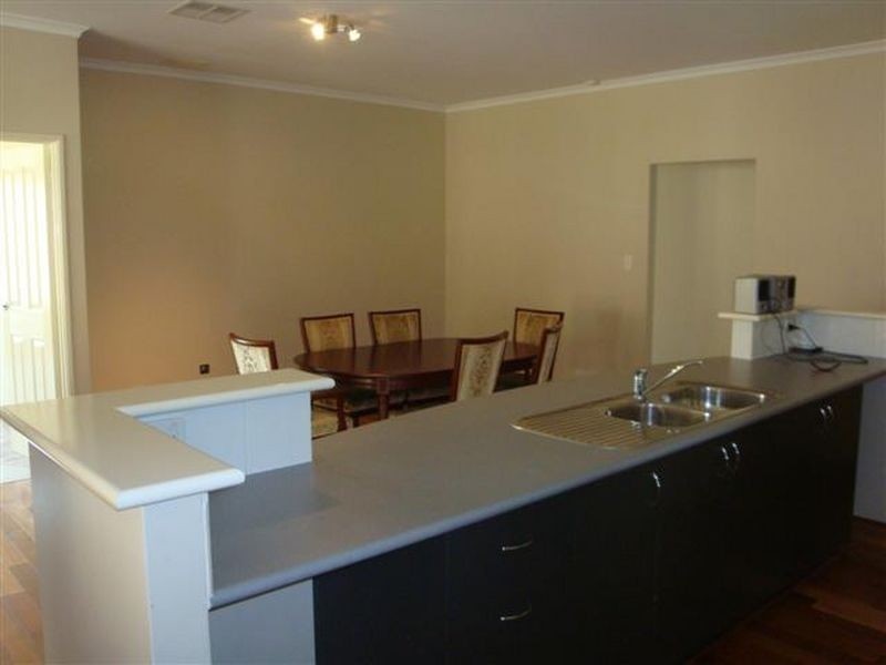 144 Amherst Road, Canning Vale WA 6155