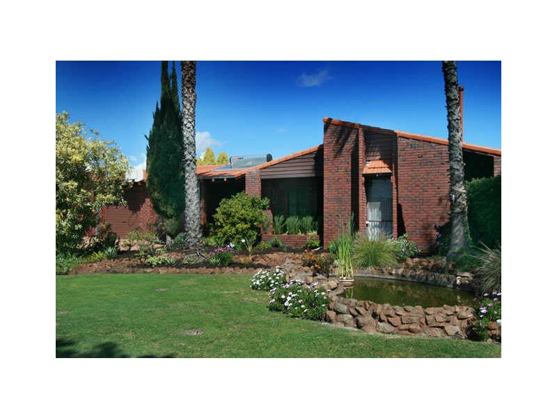 40 Ruffian Loop, Willetton WA 6155