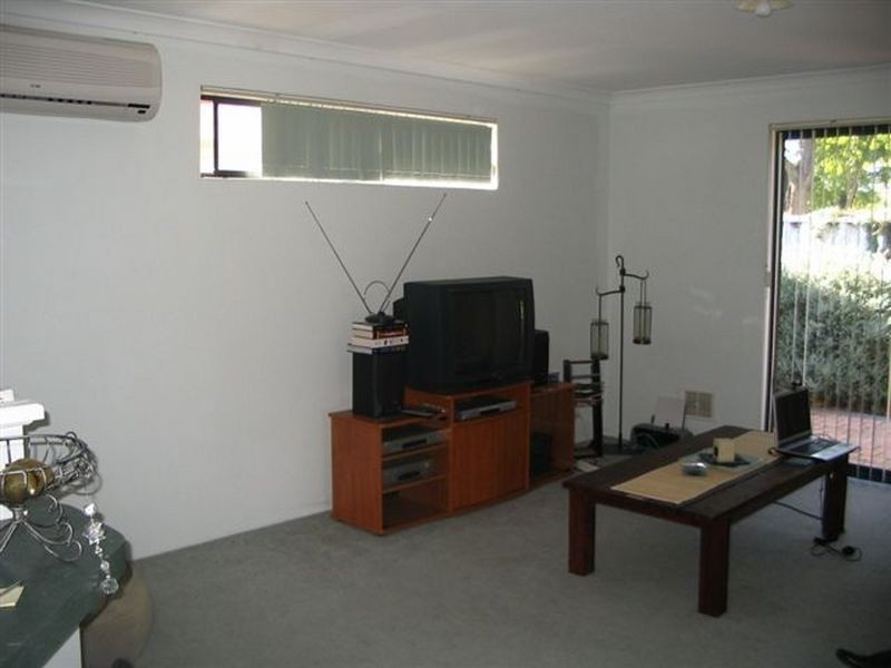 4/10 Andrews Road, Wilson WA 6107