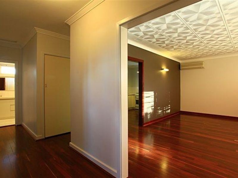 24 Tricourt Grove, Riverton WA 6148