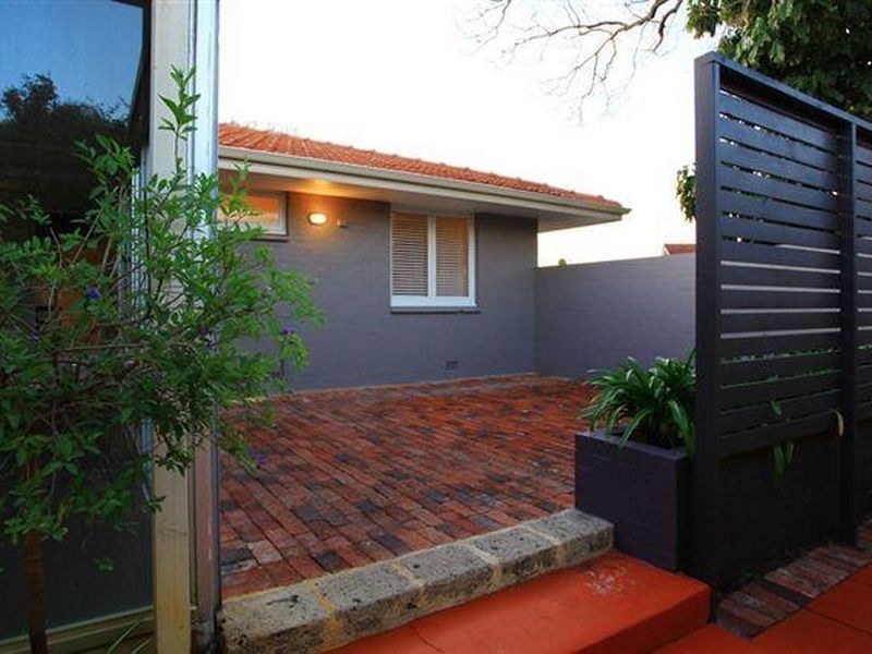 24 Tricourt Grove, Riverton WA 6148