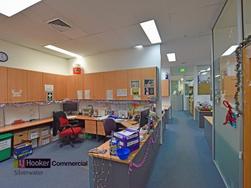 First Floor/1 Davis Road, Wetherill Park NSW 2164