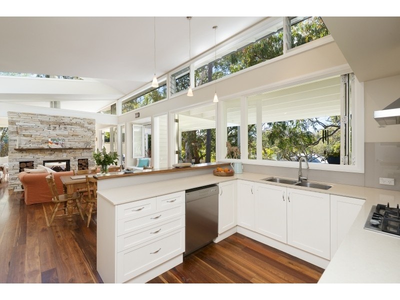 24 Dress Circle Road, Avalon Beach NSW 2107