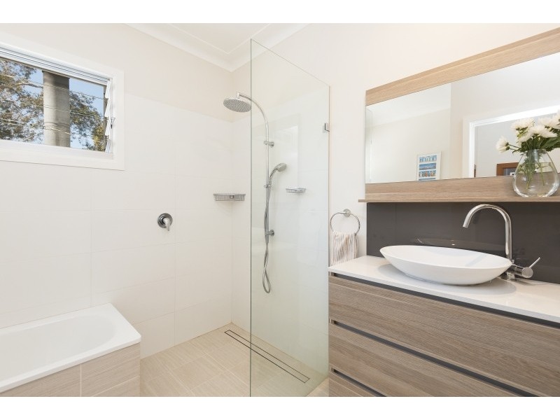 24 Dress Circle Road, Avalon Beach NSW 2107