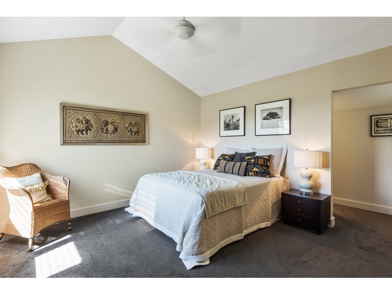 33 Cannes Drive, Avalon Beach NSW 2107