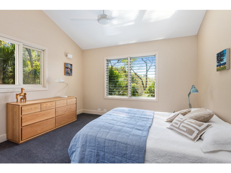 33 Cannes Drive, Avalon Beach NSW 2107